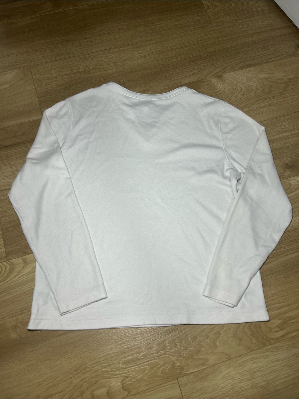 Tabi Women's White V-Neck Sweater - Classic Lightweight Knit - Picture 4 of 5